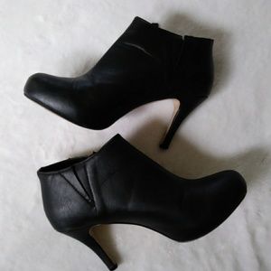 Steve Madden Black Leather Booties Ankle Boots